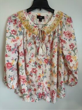 AGB Cream Floral Tie Neck Smocked Embroidered Gold metallic accent 2X